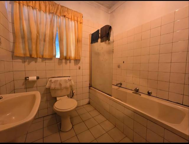 16,466M² SMALLHOLDING FOR SALE IN WALKERVILLE CENTRAL